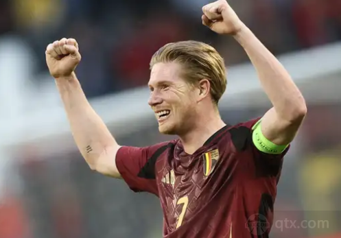 谈及自己喜爱的球队，除了阿森纳之外，自己的第一主队是中超球队北京国安！